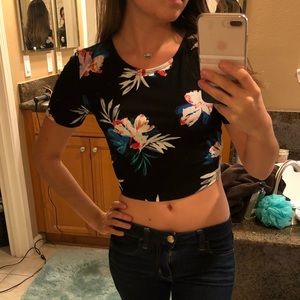 Forever 21 Tropical cropped tee